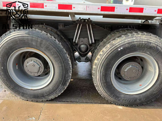 Sinotruk Howo TX 8x4 camión mezclador de hormigón, usado Howo TX 340HP camión mezclador