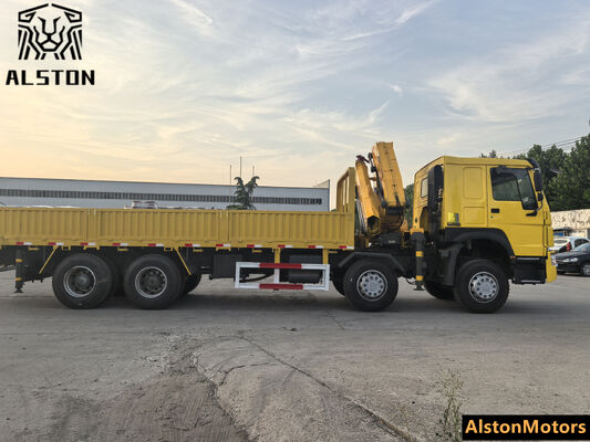 Camión de grúa HOWO 8x4 usado con 12 toneladas XCMG para la venta en Ghana (371HP LHD)
