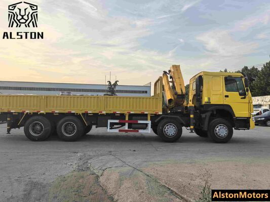 Camión de grúa HOWO 8x4 usado con 12 toneladas XCMG para la venta en Ghana (371HP LHD)