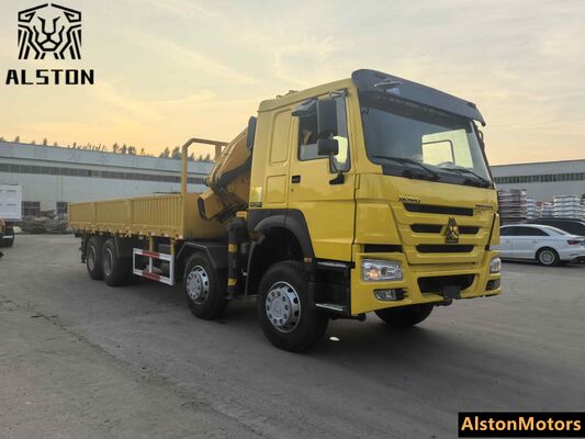 Camión de grúa HOWO 8x4 usado con 12 toneladas XCMG para la venta en Ghana (371HP LHD)