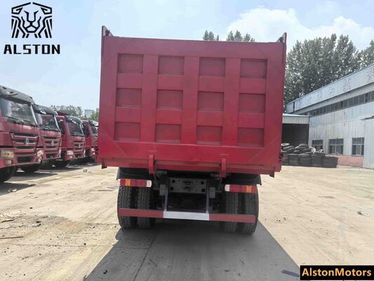 Se vende un camión de descarga HOWO 8x4 371HP en Costa de Marfil.