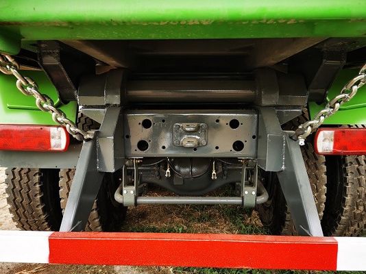 Camión volquete Sinotruk Howo 6x4 de 40 toneladas con volante a la izquierda