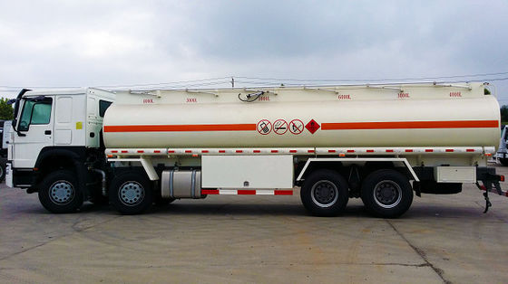 Camión cisterna de petróleo Sinotruk Howo 8x4 28000L