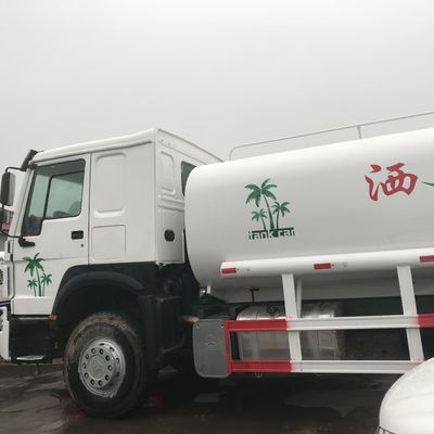 Camión cisterna de agua Sinotruck Howo de 336HP y 20m3 usado