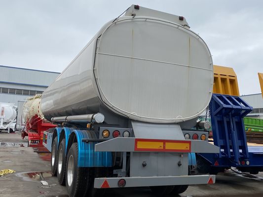 Remolque cisterna de aceite de 60000 litros y 3 ejes 3x13 toneladas
